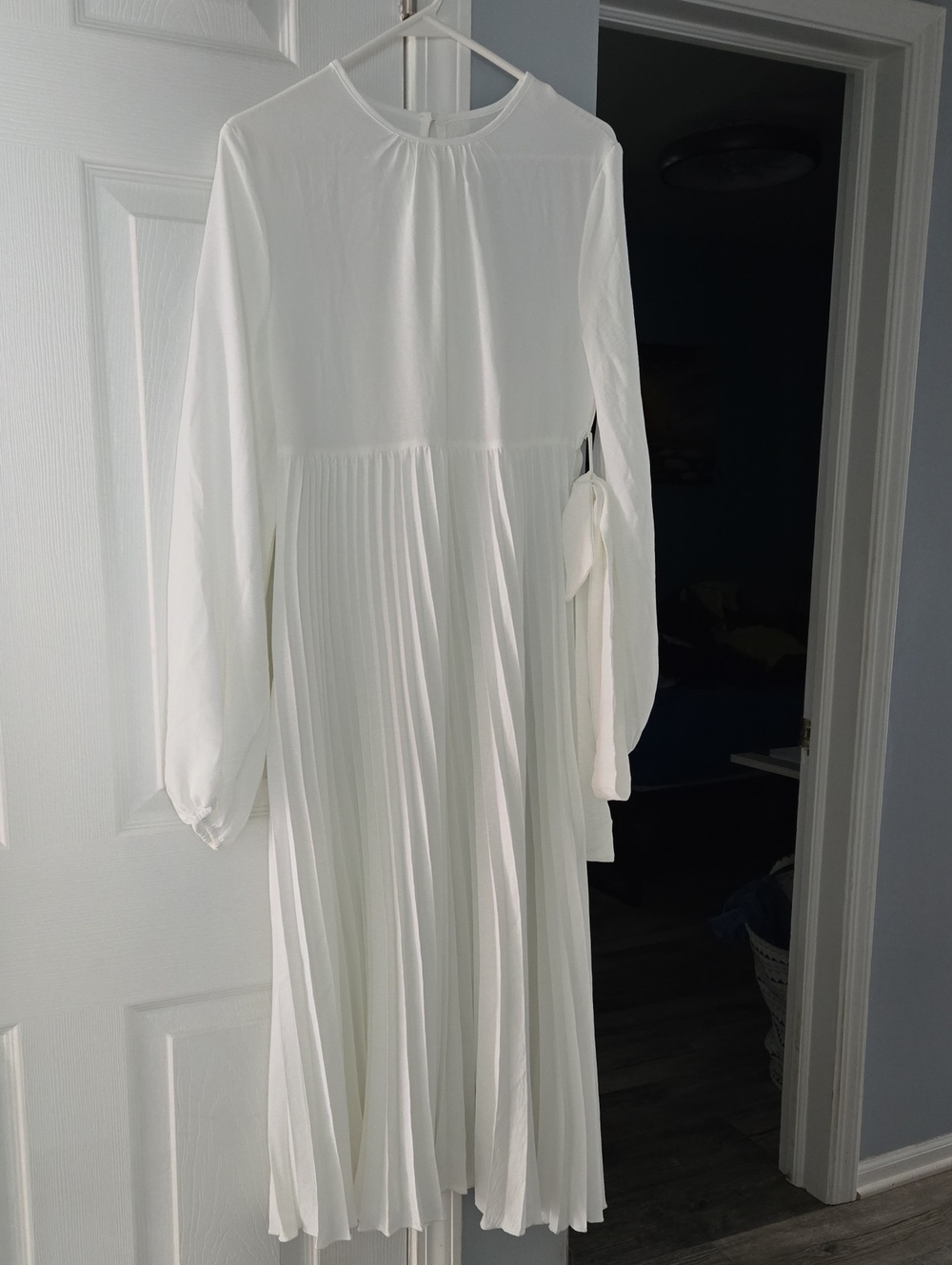 SHEIN White Long-Sleeve Pleated Midi Dress